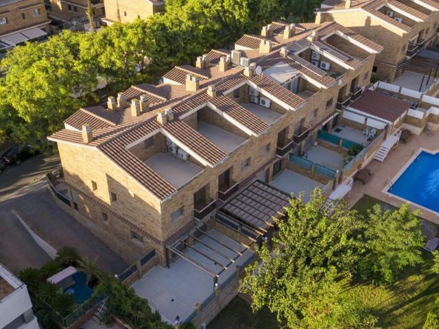 Casa adosada en Venta en Barenys