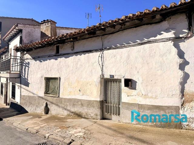 Casa adosada en venta en Barraco El. ESTUPENDA CASA DE PUEBLO en Barraco para rehabilitar. Casas adosadas Barraco.