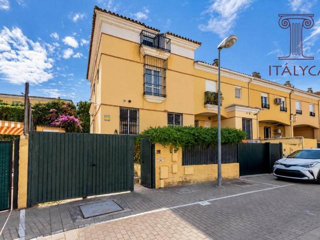 Casa adosada en Venta en Barrio Alto