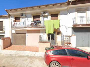 Casa adosada en Venta en Baños de la Encina