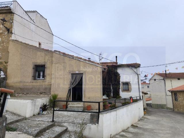 Casa adosada en venta en Baños de Rioja. Casa en planta baja con terraza en Baños de Rioja. Casas adosadas Baños de.