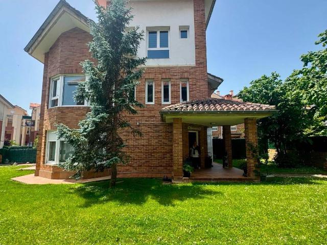 Casa adosada en Venta en Bezana Prezanes