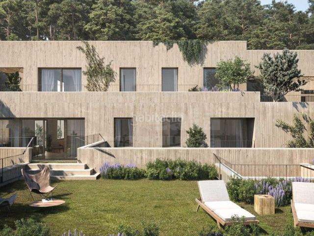 Casa adosada en venta en Begur, Sa Riera Sa Fontansa Costa Brava. Casas a estrenar con vistas al mar y piscina comunitaria a escasos metros del mar. Casas adosadas.