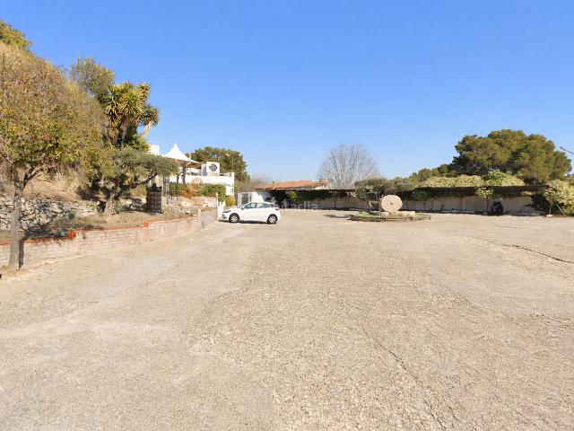 Casa adosada en venta en Bellaterra. Casa Chalet adosado en venta con piscina. Casas adosadas.