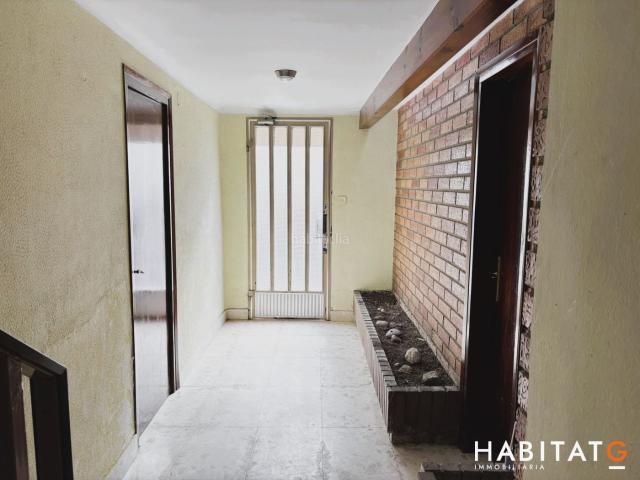 Casa adosada en venta en Bellpuig. CASA DE POBLE AMB DOS HABITATGES INDEPENDENTS, DOS GARATGES I TERRASSA PANORÀMICA A BELLPUIG. Casas adosadas.