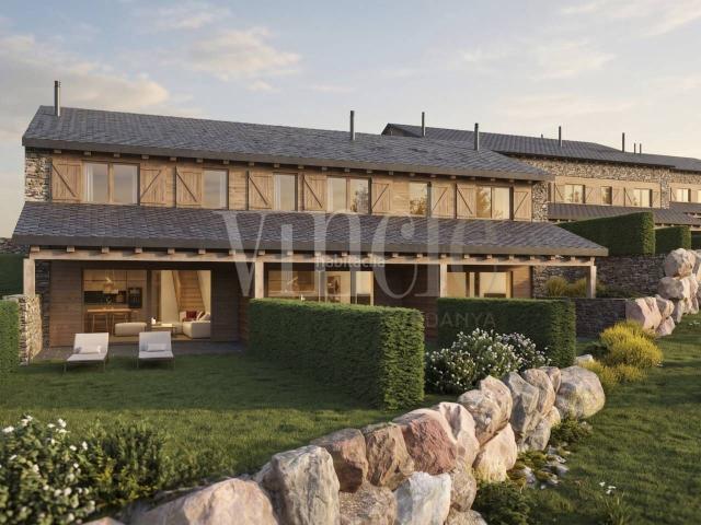 Casa adosada en venta en Bellver de Cerdanya. Venta de casa en Bor. Casas adosadas Bellver de.