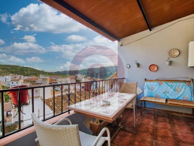 Casa adosada en Venta en Benamargosa