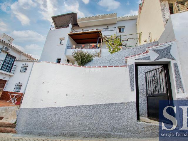 Casa adosada en venta en Benamargosa. Casas adosadas.