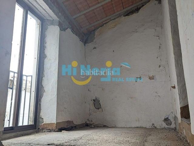 Casa adosada en venta en Benamargosa. Una oportunidad de reforma. Casas adosadas.