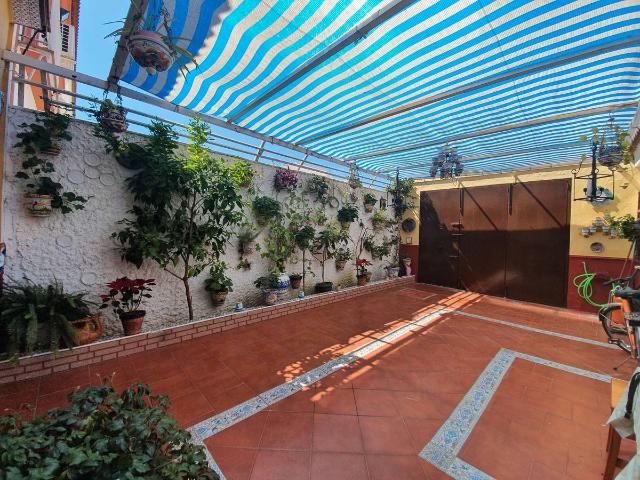 Casa adosada en Venta en Benacazón