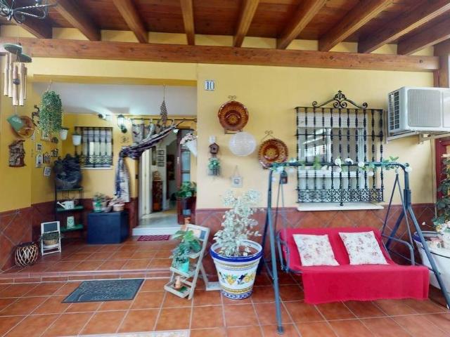 Casa adosada en Venta en Benacazón