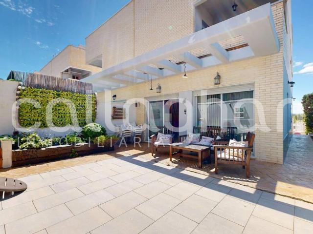 Casa adosada en Venta en Benaguasil