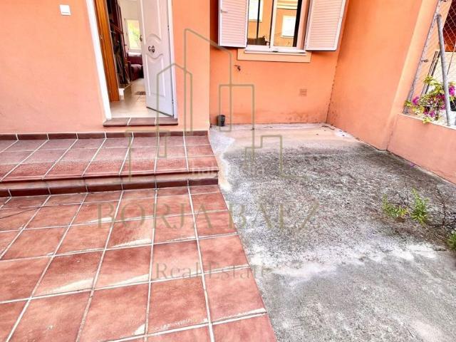 Casa adosada en venta en Benajarafe. Chalet adosado en el centro de Benajarafe. Casas adosadas.