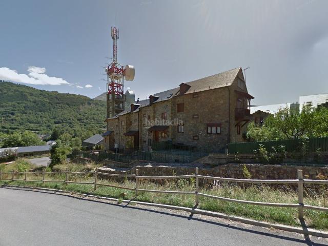 Casa adosada en venta en Benasque. Casas adosadas.
