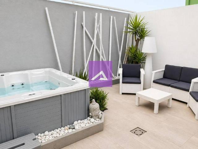 Casa adosada en Venta en Benimuslem
