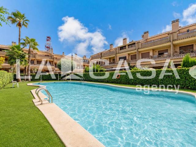 Casa adosada en Venta en Beniferri