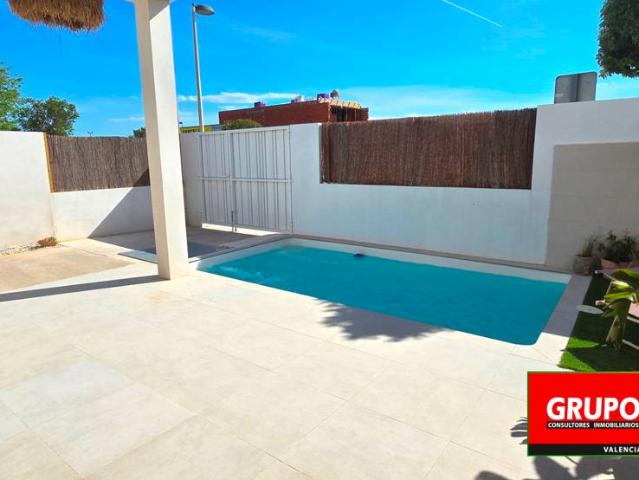 Casa adosada en Venta en Benissanó