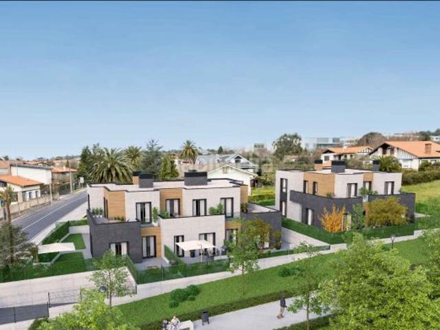Casa adosada en venta en Berango. EXCLUSIVA Tangora inmobiliaria. Preciosos adosados en Kurtzes, Berango. Casas adosadas.
