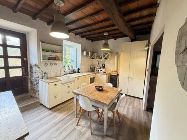 Casa adosada en venta en Bergondo. Casa estilo indiano en Bergondo. Casas adosadas.