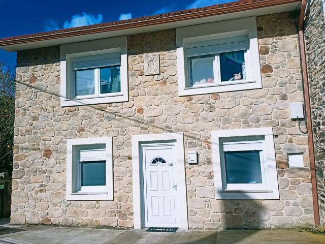 Casa adosada en venta en Bergondo. Casas adosadas.