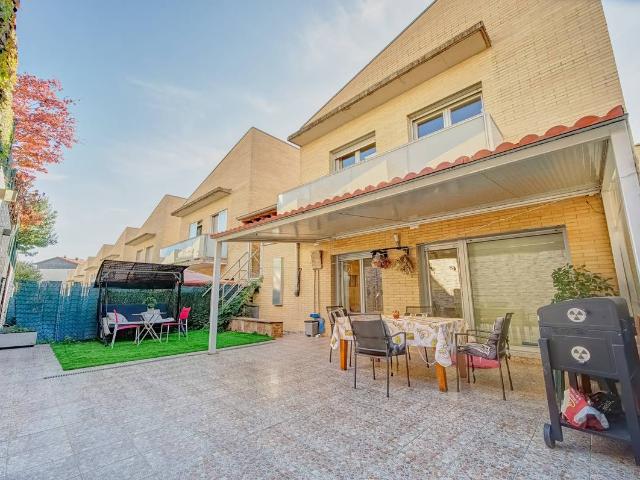 Casa adosada en Venta en Beriáin