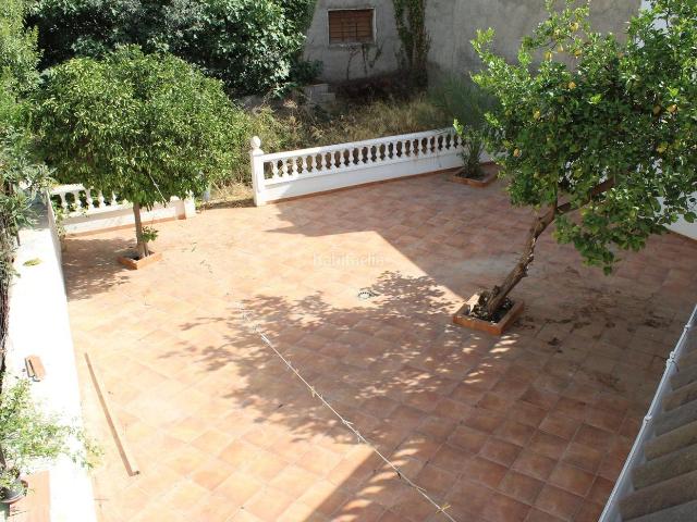 Casa adosada en venta en Berja. Casa con terreno y grandes posibilidades. Casas adosadas.