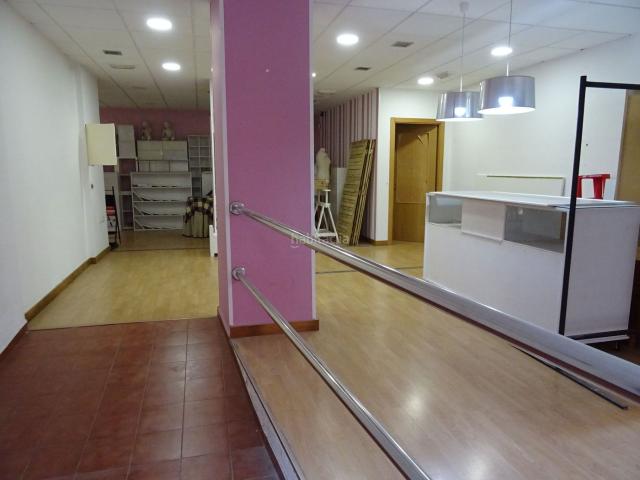 Casa adosada en venta en Berja. Casa señorial en el centro de Berja de 450 m2 con jardín. Casas adosadas.