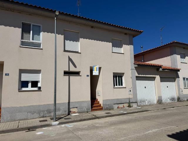 Casa adosada en Venta en Bermillo de Sayago