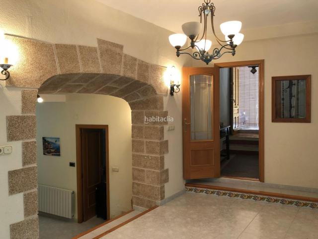 Casa adosada en venta en Biar. Biar calle rey don jaime. Casas adosadas.