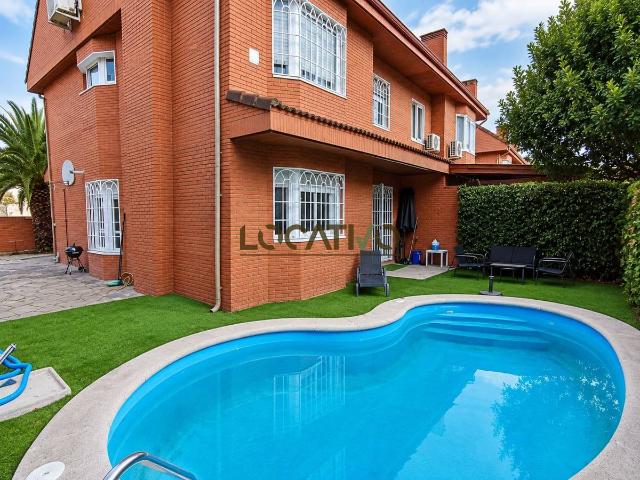 Casa adosada en Venta en Brunete