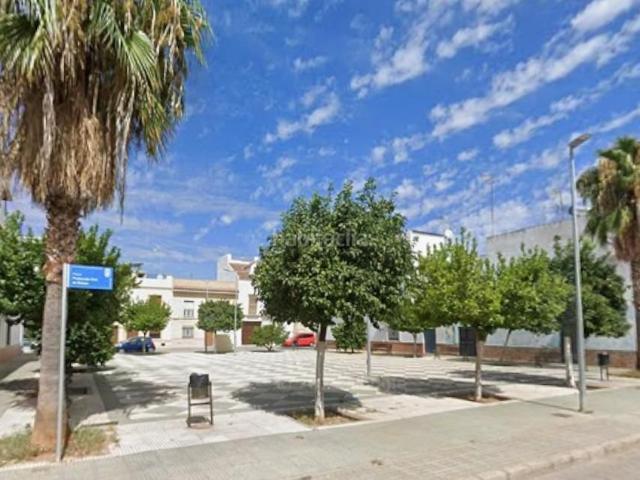 Casa adosada en venta en Brenes. CASA ADOSADA OCUPADA A LA VENTA EN CALCALA DEL RIO BRENES SEVILLA. Casas adosadas.
