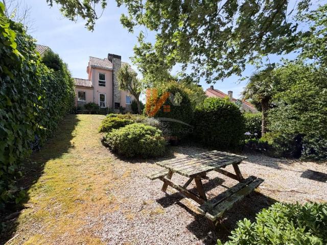 Casa adosada en Venta en Brión