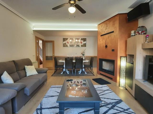 Casa adosada en venta en Briones. Casas adosadas.