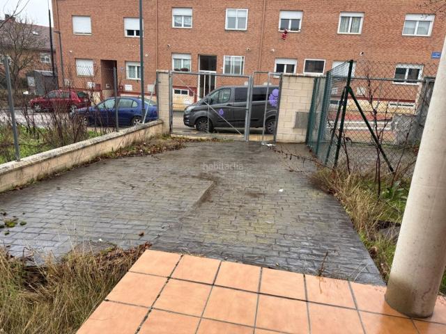 Casa adosada en venta en Burgos, San Julián Barriada de Cortes. Casas adosadas.