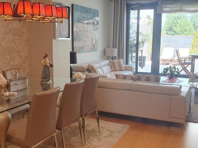 Casa adosada en venta en Burgos, Universidad Las Huelgas. Exclusivo Adosado Seminuevo en Burgos Zona Universidad. Casas adosadas.