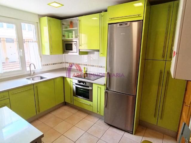 Casa adosada en venta en Burgos, Villatoro. Casas adosadas.