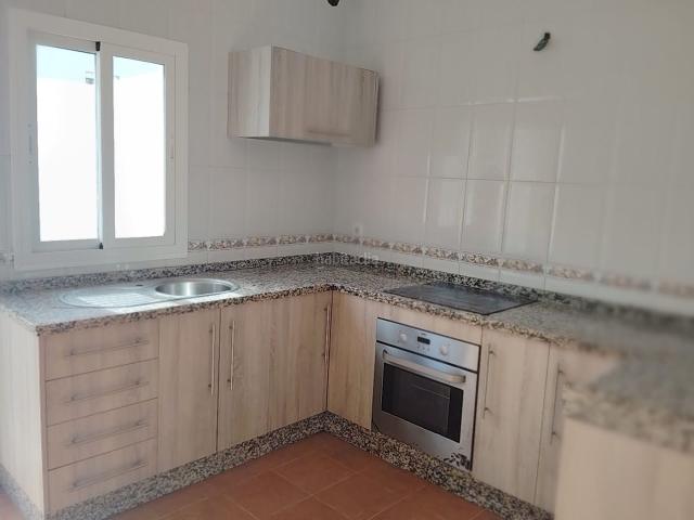 Casa adosada en venta en Burguillos. Adosado en Burguillo. Casas adosadas.