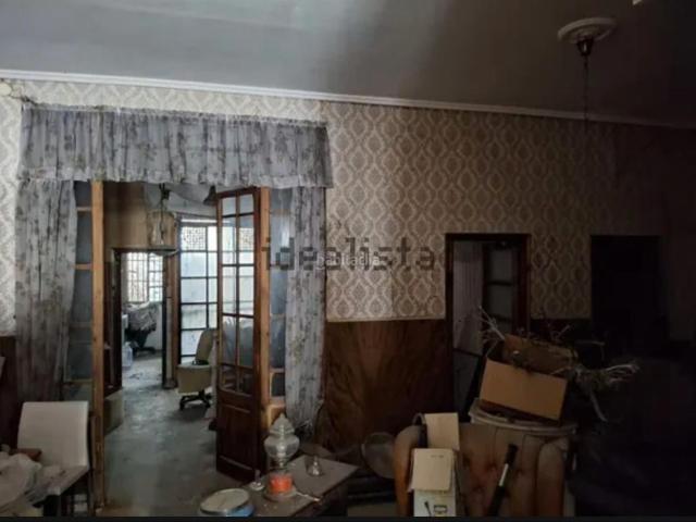 Casa adosada en venta en Burjassot, El Castell. ¡Descubre el potencial de esta espectacular casa pareada en Burjassot!. Casas adosadas.
