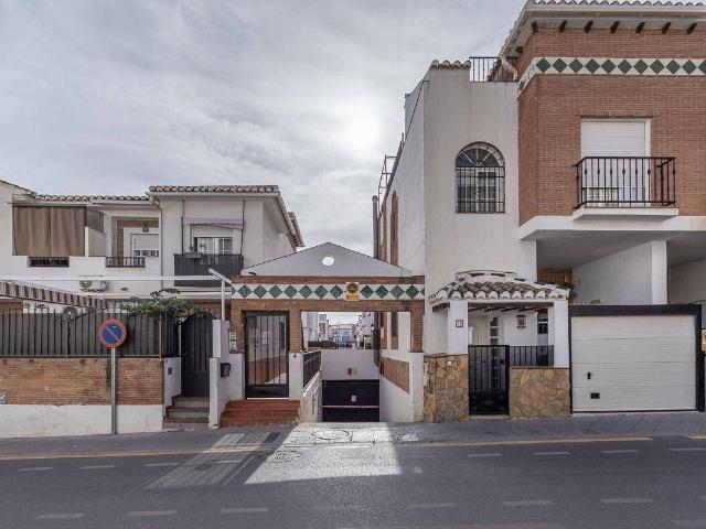 Casa adosada en Venta en Gójar