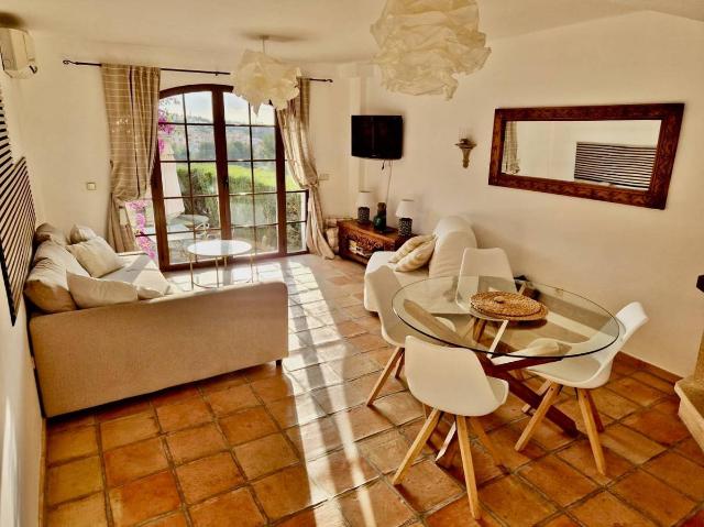 Casa adosada en Venta en Golf Bahía