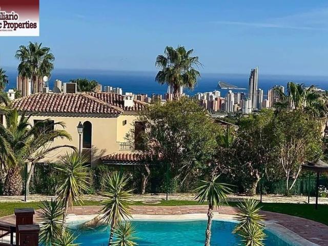Casa adosada en Venta en Golf Bahía