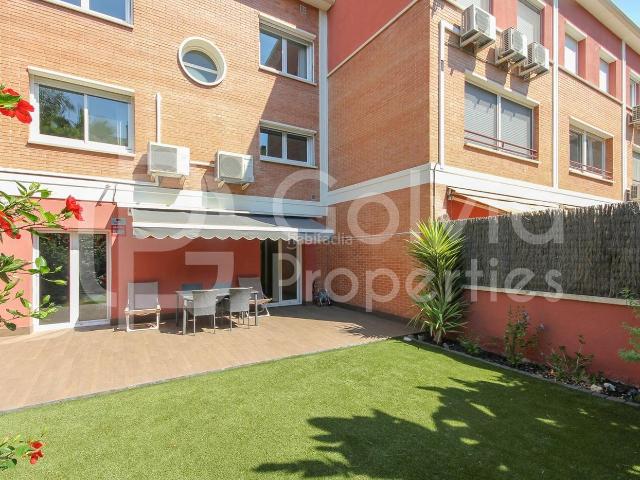 Casa adosada en venta en Gavà, Passeig Maragall. OASIS CÉNTRICO Gavà. Casas adosadas.