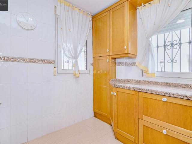 Casa adosada en venta en Gabias Las, Las Flores Huerta. adosado esquina en Las Gabias. Casas adosadas Gabias.