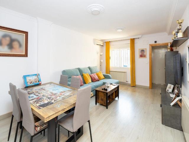 Casa adosada en venta en Gabias Las, San Francisco El Chorrillo. SE VENDE AMPLIA Y PRECIOSA CASA LISTA PARA ENTRAR A VIVIR! _LAS GABIAS_GRANADA. Casas adosadas Gabias.