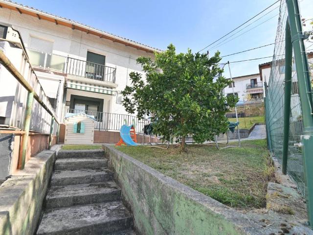 Casa adosada en Venta en Galdakao