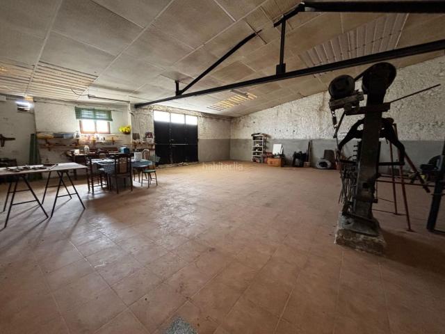 Casa adosada en venta en Gandesa. Casa con muchas posibilidades. Casas adosadas.