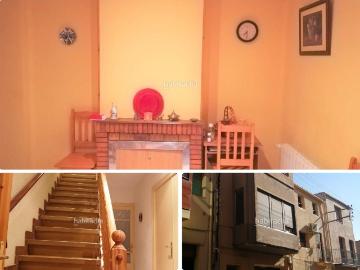 Casa adosada en venta en Gandesa. Casa de 3 plantas. Casas adosadas.