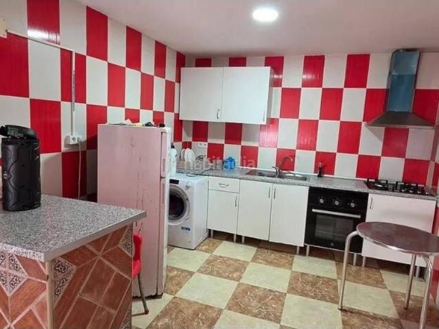 Casa adosada en venta en Gandia, Beniopa Sant Pere. Casa chaflan en Beniopa para reformar pero con mucho potencial. Casas adosadas.