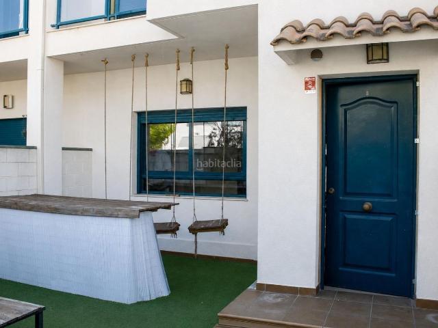 Casa adosada en venta en Gandia, Benipeixcar El Raval. Magnífico adosado de 166 m2 con piscina comunitaria en una tranquila zona residencial de Gandía. Casas adosadas.