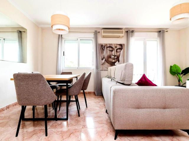 Casa adosada en venta en Gandia, Grau de Gandía Marenys de Rafalcaid. ADOSADO EN PLAYA DE GANDIA ZONA GRAU 3 DORMITORIOS, 2 BAÑOS, 1 ASEO, TERRAZA Y GRAN GARAJE. Casas adosadas.